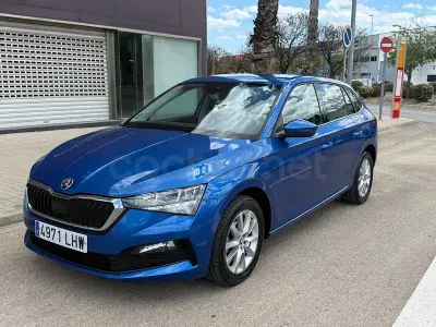 Usado Skoda Scala Ambition 95 CV (69 kW) 2020 Azul Utilitario
