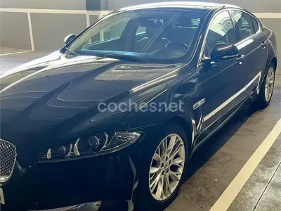 Usado Jaguar XF Sportbrake Premium Luxury 200 CV (147 kW) 2014 Negro Familiar