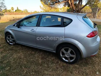 Usado Seat Leon Stylance 105 CV (77 kW) 2005 Gris / plata Utilitario