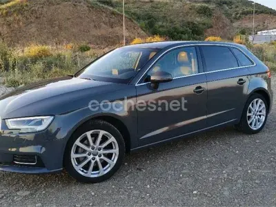Usado Audi A3 Design 150 CV (110 kW) 2018 Gris / plata Berlina