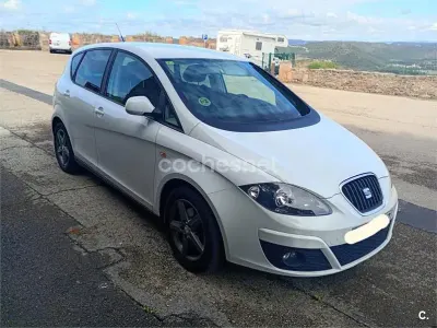Usado Seat Altea 105 CV (77 kW) 2014 Blanco Monovolumen