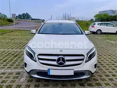 Usado Mercedes GLA200 Style 136 CV (100 kW) 2014 Blanco SUV
