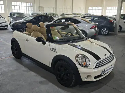 Usado Mini Cooper Cabriolet 120 CV (88 kW) 2010 Beige Descapotable