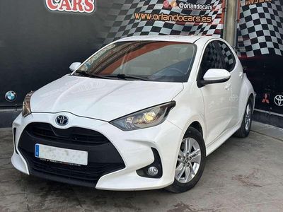 Usado Toyota Yaris Hybrid Active 116 CV (85 kW) 2021 Blanco Utilitario