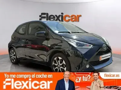 Usado Toyota Aygo X-wave 72 CV (52 kW) 2019 Negro Utilitario