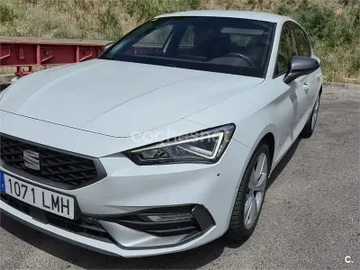Usado Seat Leon FR 150 CV (110 kW) 2021 Blanco Berlina