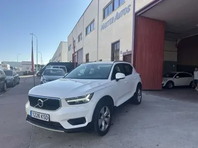 Usado Volvo XC40 Momentum 156 CV (114 kW) 2018 Blanco SUV
