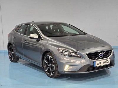 Usado Volvo V40 R-Design Momentum 150 CV (110 kW) 2014 Gris / plata Berlina