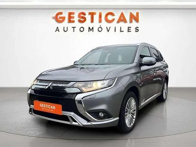 Plateado Usado 2019 Mitsubishi Outlander P-HEV Motion SUV | 18.990 € (Buen precio)