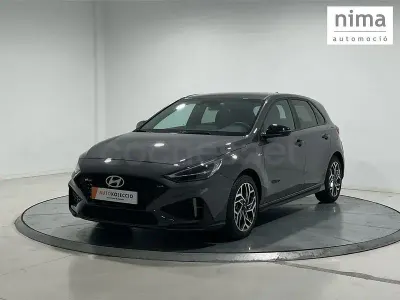 Usado Hyundai i30 N Line 100 CV (73 kW) 2025 Gris / plata Berlina