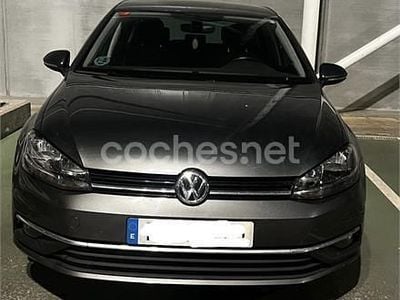 Usado VW Golf Sportsvan Advance 125 CV (91 kW) 2017 Gris / plata Monovolumen