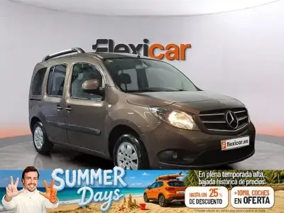 Usado Mercedes Citan 111 80 CV (58 kW) 2020 Marrón Monovolumen