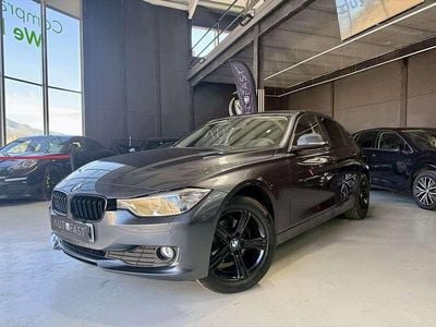 Usado BMW 318 Sport Line 143 CV (105 kW) 2015 Gris / plata Berlina