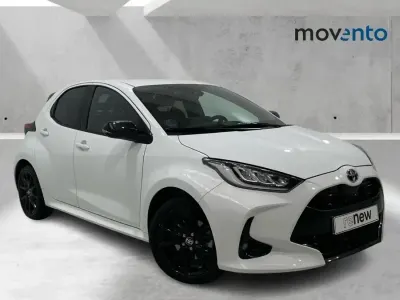 Usado Toyota Yaris Hybrid Style 116 CV (85 kW) 2023 Blanco Berlina