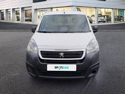 Usado Peugeot Partner Tepee Access 100 CV (73 kW) 2018 Blanco Monovolumen