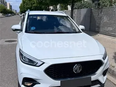 Begagnad MG ZS Luxury 106 HK (77 kW) 2022 Vit SUV