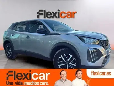 Usado Peugeot 2008 Active 100 CV (73 kW) 2023 Gris SUV