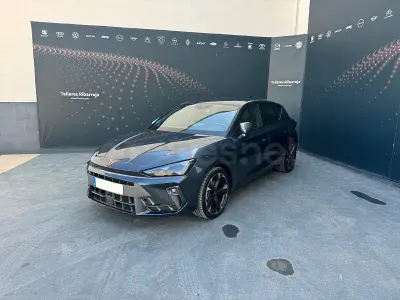 Usado Cupra Leon 150 CV (110 kW) 2024 Gris / plata Berlina