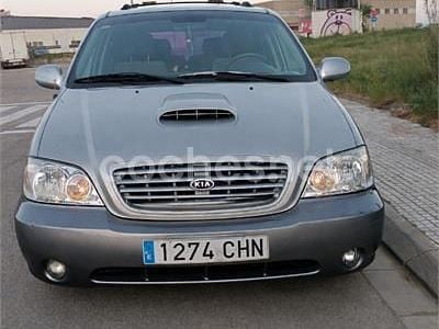 Usado Kia Carnival LX 144 CV (105 kW) 2003 Gris / plata Monovolumen