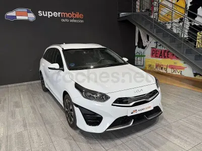 Usado Kia Ceed 141 CV (103 kW) 2023 Blanco Utilitario