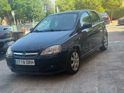 Usado Opel Corsa Cosmo 90 CV (66 kW) 2004 Negro Utilitario