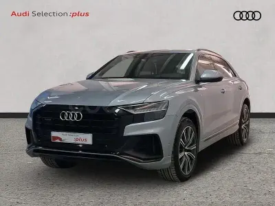 Usado Audi Q8 S-line plus 286 CV (210 kW) 2022 Gris / plata SUV