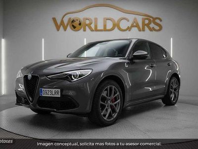 Usado Alfa Romeo Stelvio Sprint 190 CV (139 kW) 2021 Gris SUV