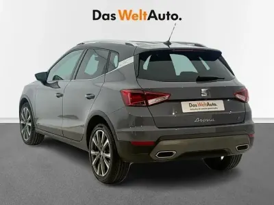 Usado Seat Arona FR 150 CV (110 kW) 2024 Gris / plata SUV