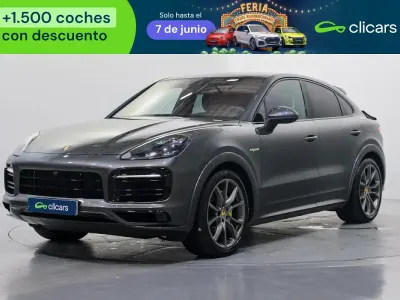 Usado Porsche Cayenne 462 CV (339 kW) 2020 Gris / plata SUV
