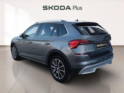 Usado Skoda Kamiq 110 CV (80 kW) 2022 Gris SUV