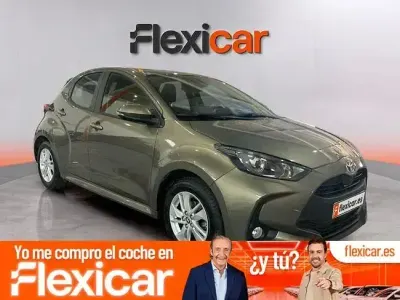Usado Toyota Yaris Edition 125 CV (91 kW) 2022 Verde Utilitario