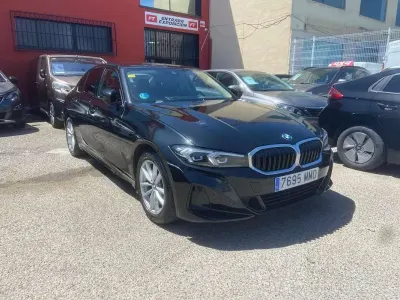 Usado BMW 318 150 CV (110 kW) 2023 Gris Berlina