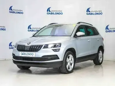 Usado Skoda Karoq Ambition 116 CV (85 kW) 2021 Gris / plata SUV