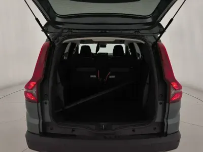 Usado Dacia Jogger Extreme 91 CV (66 kW) 2025 Verde Monovolumen