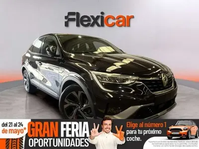 Käytetty Renault Arkana RS Line 140 HP (102 kW) 2021 Musta Katumaasturi