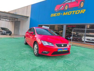 Usado Seat Leon ST Reference 110 CV (80 kW) 2017 Rojo Familiar
