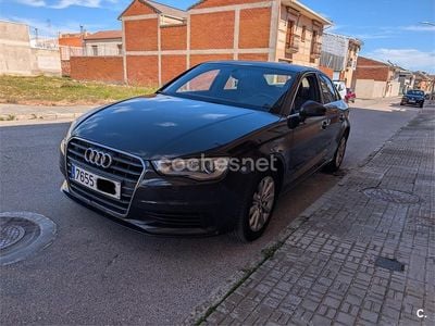 Usado Audi A3 Attraction 110 CV (80 kW) 2014 Marrón Berlina