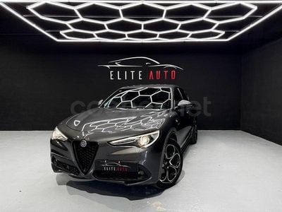 Usado Alfa Romeo Stelvio Ti 210 CV (154 kW) 2021 Gris / plata SUV