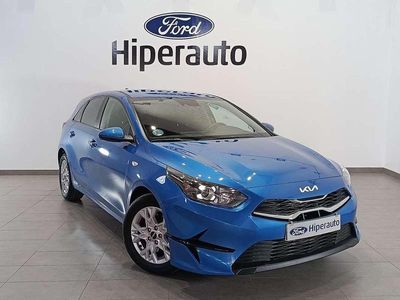 Usado Kia Ceed 120 CV (88 kW) 2024 Azul Utilitario