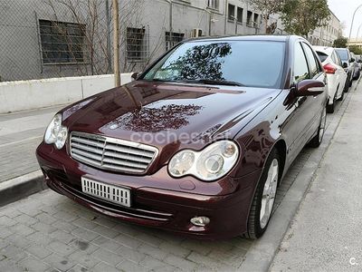 Usado Mercedes C180 Sport Edition 143 CV (105 kW) 2006 Granate Berlina