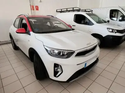 Usado Kia Stonic 100 CV (73 kW) 2023 Otro SUV