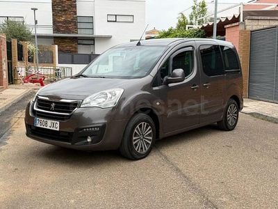 Usado Peugeot Partner Tepee Active 100 CV (73 kW) 2016 Beige Monovolumen