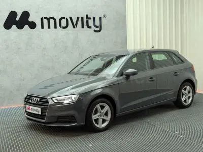 Usado Audi A3 116 CV (85 kW) 2020 Gris / plata Berlina
