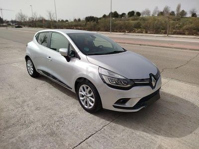 Usado Renault Clio IV Life 76 CV (55 kW) 2018 Gris / plata Berlina