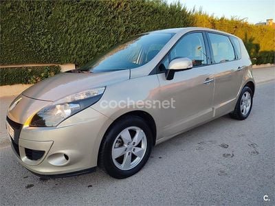 Usado Renault Scénic III Dynamique 105 CV (77 kW) 2010 Beige Monovolumen