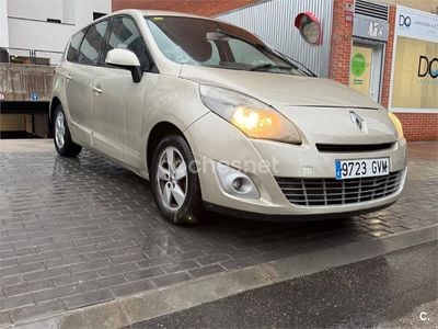 Usado Renault Grand Scénic III 105 CV (77 kW) 2010 Gris / plata Monovolumen