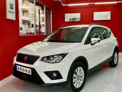 Usado Seat Arona Ecomotive 95 CV (69 kW) 2019 Blanco SUV