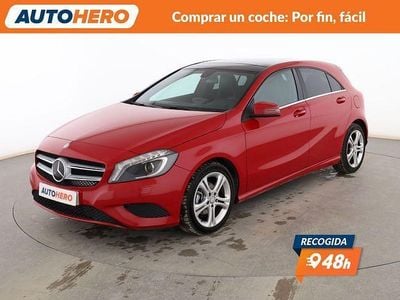 Begagnad Mercedes A180 Urban 110 HK (80 kW) 2014 Röd Sedan