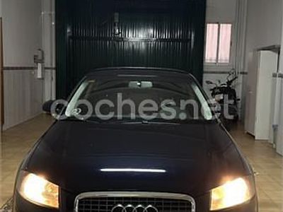 Usado Audi A3 Ambiente 100 CV (73 kW) 2004 Azul Berlina