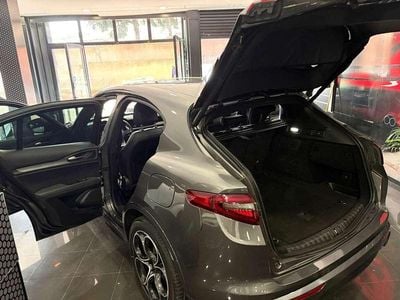 Usado Alfa Romeo Stelvio Ti 209 CV (153 kW) 2022 Gris SUV